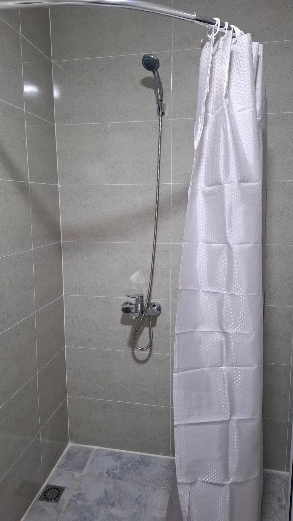 Ezo Hotel Jvari Екстериор снимка