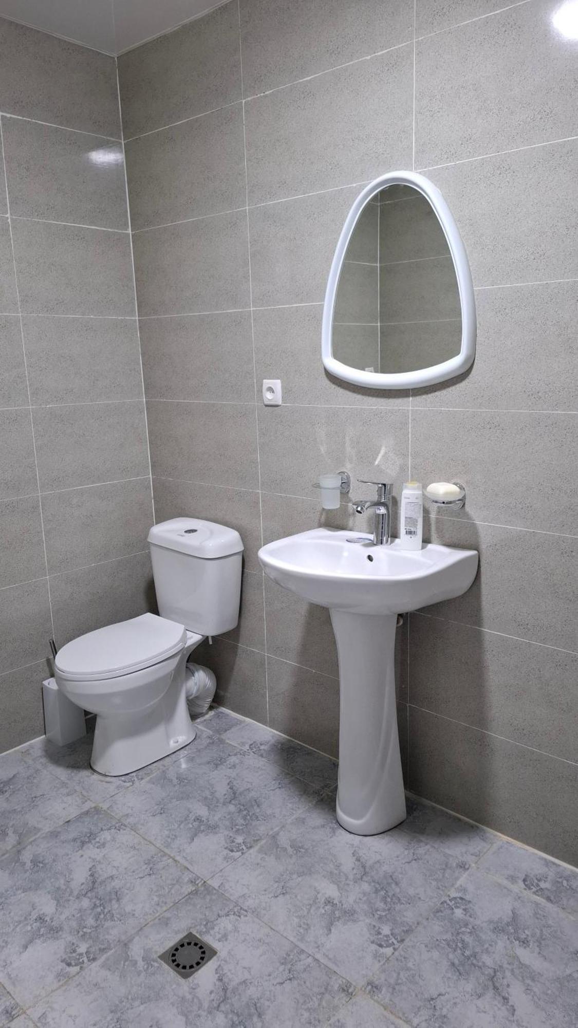 Ezo Hotel Jvari Стая снимка